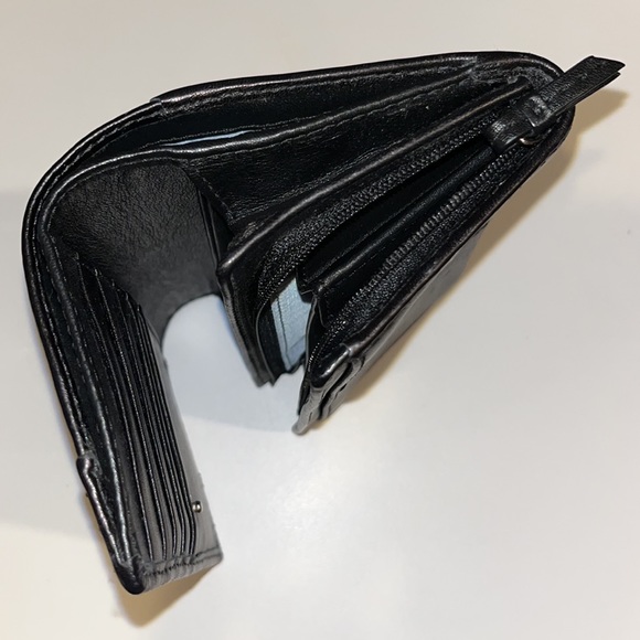 Coach Clutch Style Black Soft Leather Wallet w/Blue Fabric Inside ALMOST NEW - Picture 11 of 16